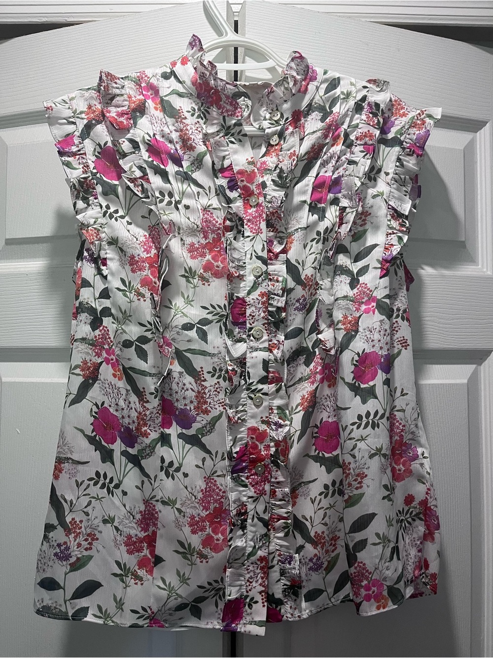 Ted Baker White Sleeveless Ruffle Floral Button-Up Top